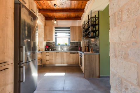 Exciting kitchen details.