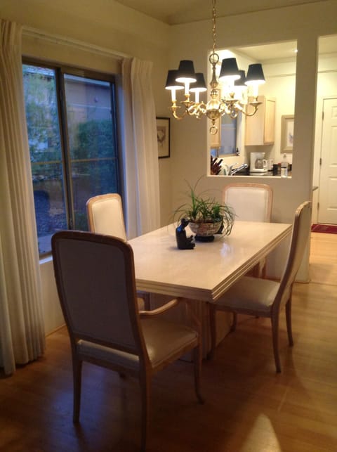 Travertine table-dining for 6.