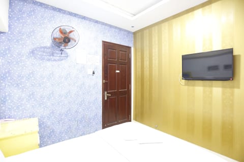 Standard Double Room | Free WiFi, bed sheets