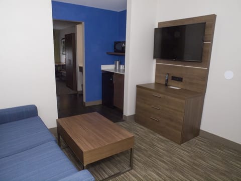 Suite, 1 King Bed with Sofa bed | In-room safe, desk, blackout drapes, iron/ironing board