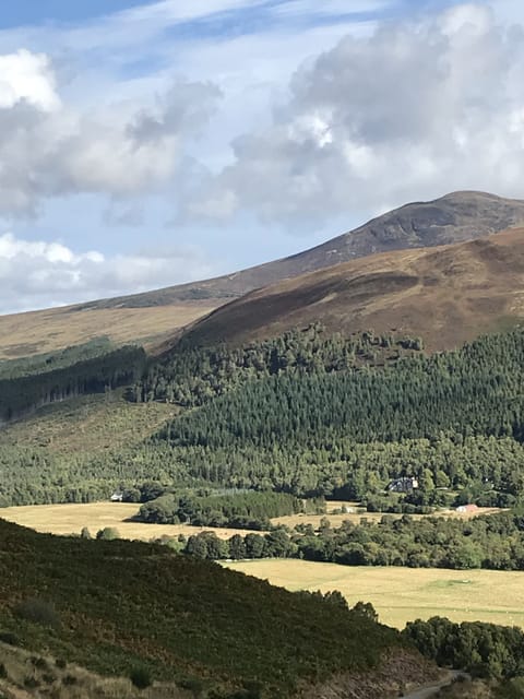 Crannach Cottages and surroundings