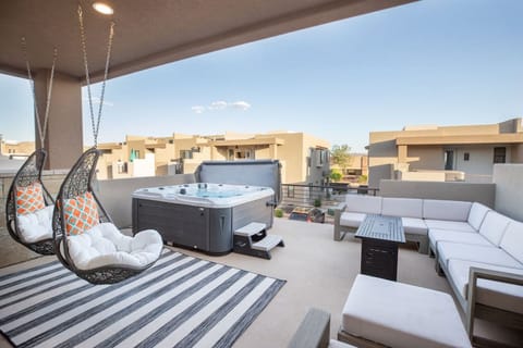 Private hot tub and balcony