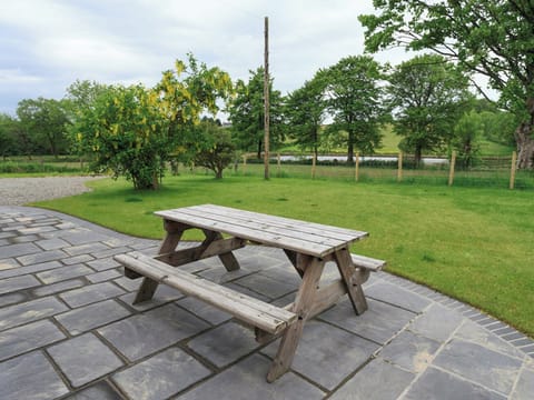 Sitting-out-area | Gelli-Hir, Tregaron