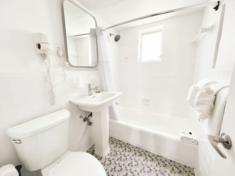 Standard Studio, 2 Queen Beds | Bathroom | Free toiletries, hair dryer, towels, soap