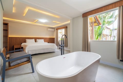 Suite, Bathtub (Elegance) | Minibar, in-room safe, bed sheets