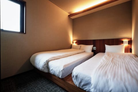 Premium Room, Non Smoking | Individually decorated, laptop workspace, free WiFi, bed sheets