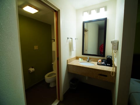 Standard Double Room, 2 Double Beds, Non Smoking | Bathroom | Hair dryer, towels