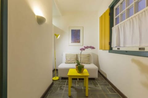 Classic Suite | Minibar, in-room safe, free WiFi, bed sheets