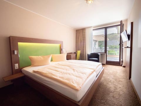 Double Room, Non Smoking, Courtyard View | Premium bedding, minibar, desk, soundproofing