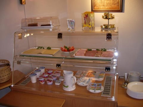 Daily buffet breakfast (EUR 9 per person)