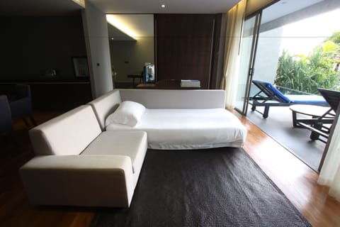 Prestige Pool Suite King Bed | Living area | LED TV, fireplace