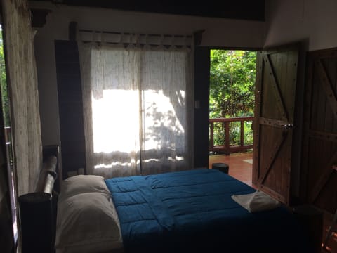 Habitacion vista a la calle planta baja | Desk, free WiFi, bed sheets, wheelchair access