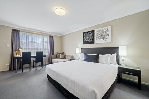 Ambassador on Ruthven | Toowoomba | VacationRenter