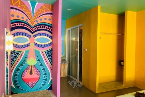 Suite, Pool View | Living area