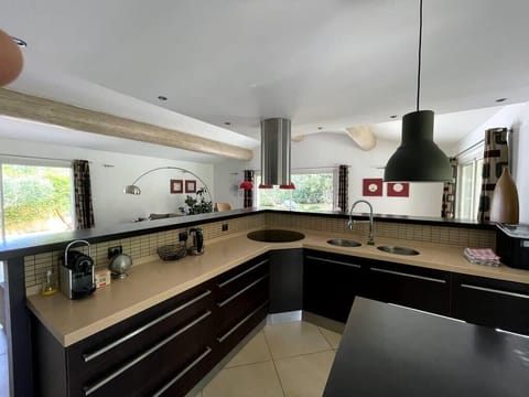 Fully equipped open kitchen