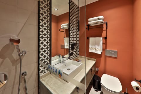 Standard Double Room, Garden View, Ground Floor | Bathroom | Shower, free toiletries, hair dryer, slippers