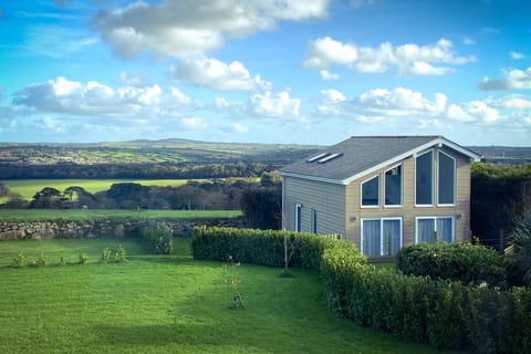Beautiful hilltop setting overlooking the tidal estuary at Hayle.