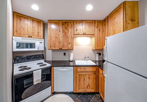 Lower Level - 2nd Full Kitchen