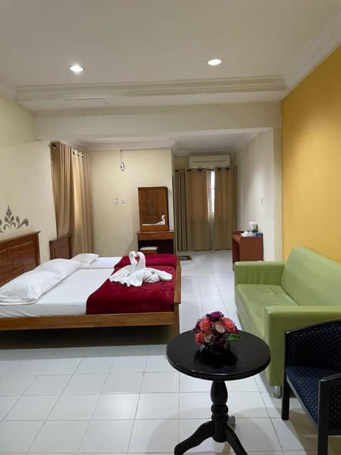 Executive Suite | Free WiFi