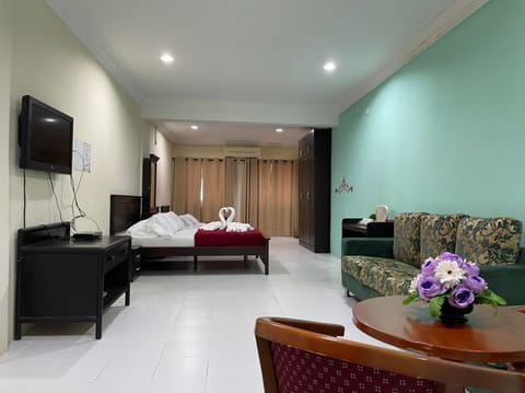 Family Executive Suite | Free WiFi