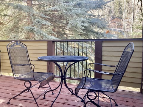 Nice private outdoor patio off the living room area