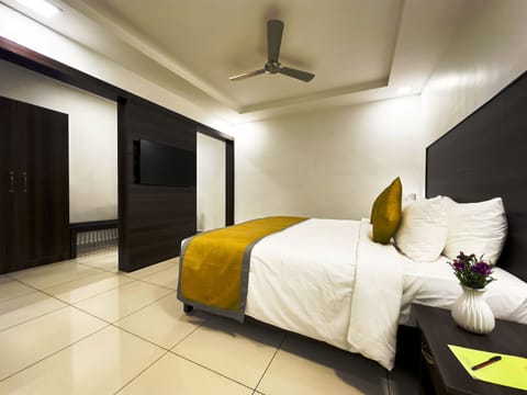 Deluxe Room | Individually furnished, free WiFi, bed sheets