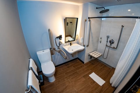 Standard Room, 2 Twin Beds | Bathroom | Shower, rainfall showerhead, eco-friendly toiletries, hair dryer