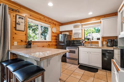 Seating for 3 at the counter.