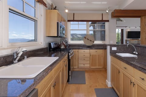 Plenty of room in kitchen for preparing any meal