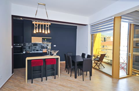 Deluxe Apartment | Private kitchen | Fridge, oven, stovetop, electric kettle