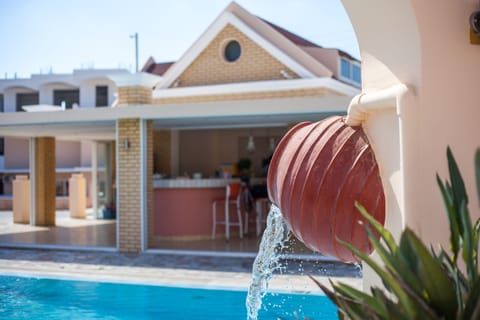 Poolside bar