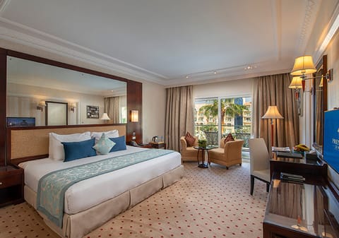 Deluxe Side Sea & Pool View Room | Premium bedding, free minibar, individually decorated