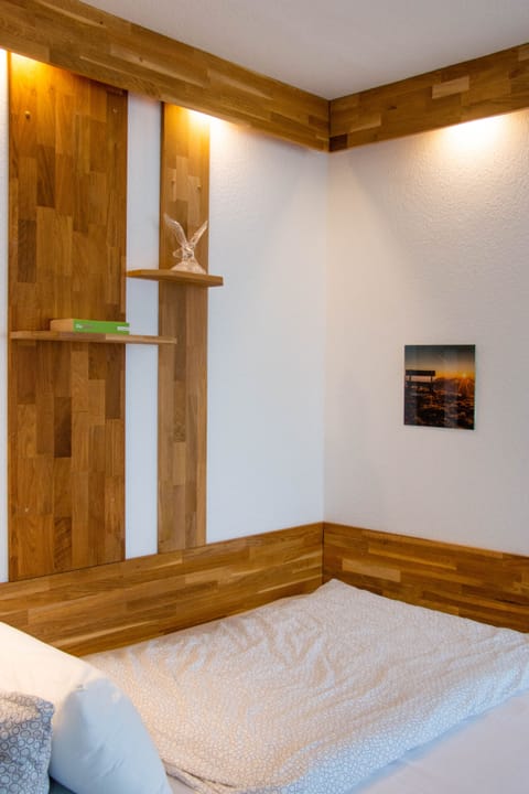 Comfort Studio | Desk, blackout drapes, iron/ironing board, free WiFi