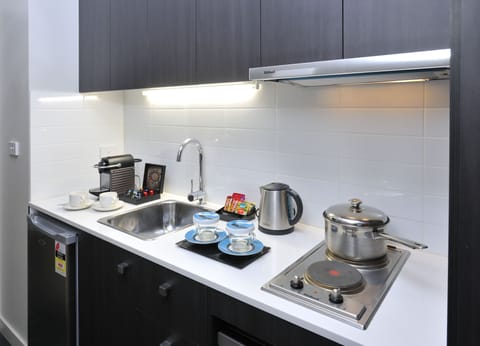 Privilege, Studio, 1 Queen Bed | Private kitchenette | Fridge, microwave, stovetop, coffee/tea maker