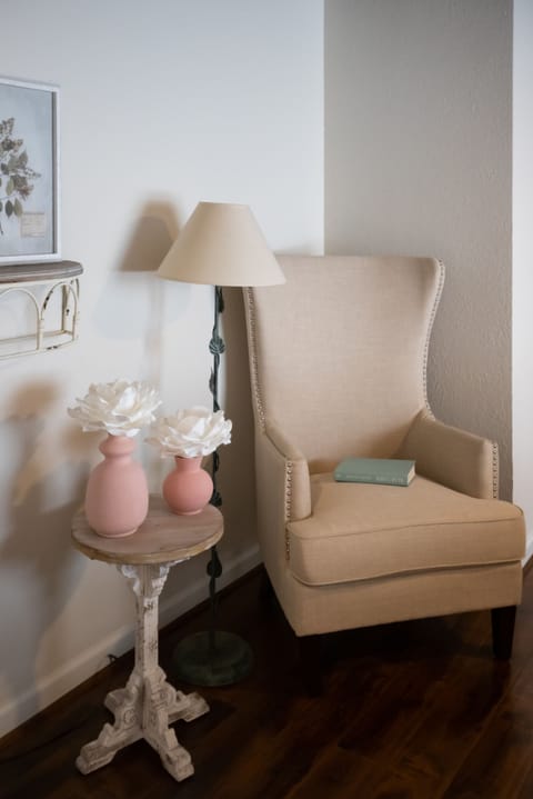 Master suite seating area