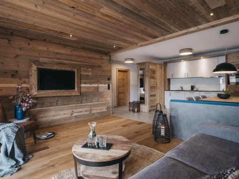 In-room safe, free WiFi, bed sheets