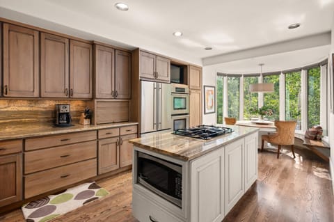 The chefs in your group will appreciate the spacious kitchen with gas stove top and 2 convection ovens.