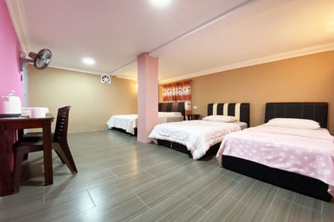 Family Room, Private Bathroom | Desk, free WiFi, bed sheets