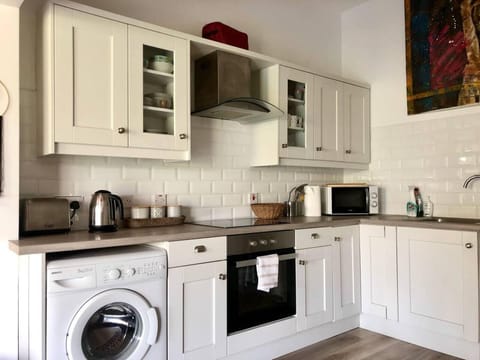 Apartment | Private kitchen | Fridge, microwave, oven, stovetop