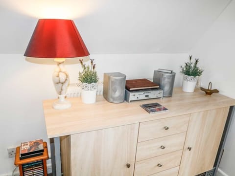 Cottage | 3 bedrooms, individually decorated, individually furnished, free WiFi