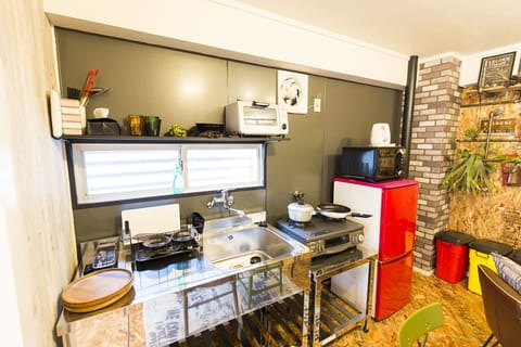 Room, 2 Bedrooms (403) | Private kitchen | Fridge, microwave, stovetop, electric kettle