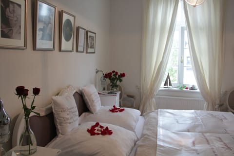 Classic Double Room | Premium bedding, minibar, free cribs/infant beds, rollaway beds