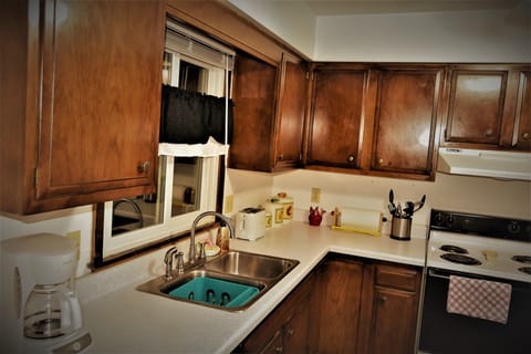 Apartment, 2 Bedrooms, Balcony | Private kitchen