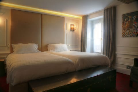 Superior Double Room | Premium bedding, minibar, in-room safe, desk