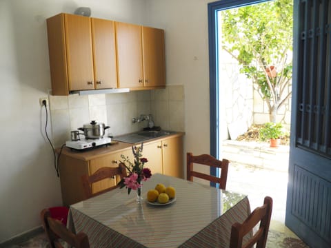 Standard Studio | Private kitchenette | Fridge