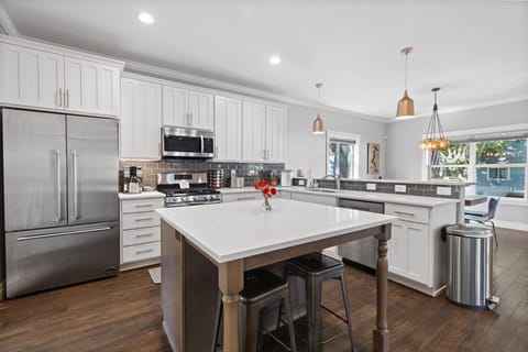 Kitchen- Fully stocked