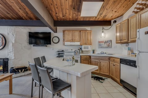 Full kitchen with bar seating