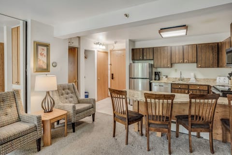 Full kitchen with counter seating