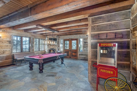 5.80-picture-perfect-mountain-village-game-room1