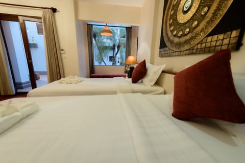 Deluxe Twin Room (Upper Floor) | In-room safe, free WiFi, bed sheets